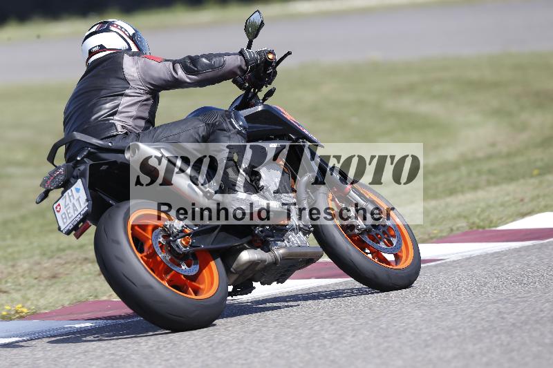 /Archiv-2025/49 26.08.2025 Cornu Master School ADR/gruen-vert/unklar